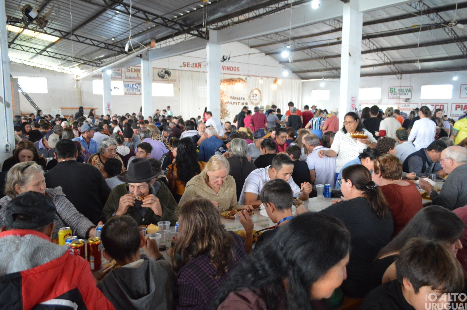 Almoço popular e corte do bolo marcam os 57 anos de Palmitinho