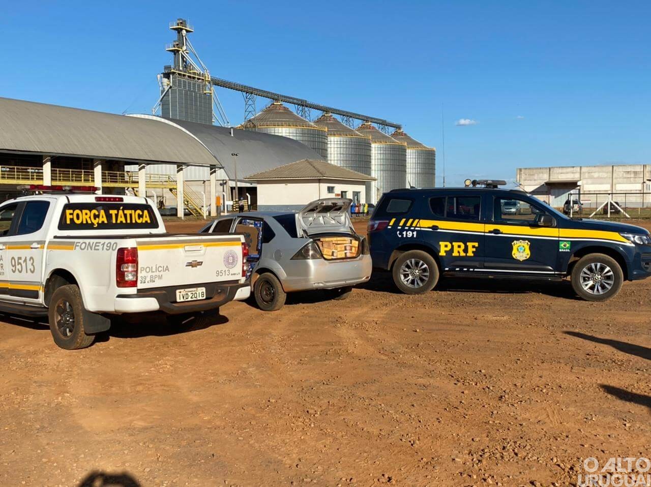 Carro é apreendido com 14 mil maços de cigarro contrabandeados em Palmeira das Missões