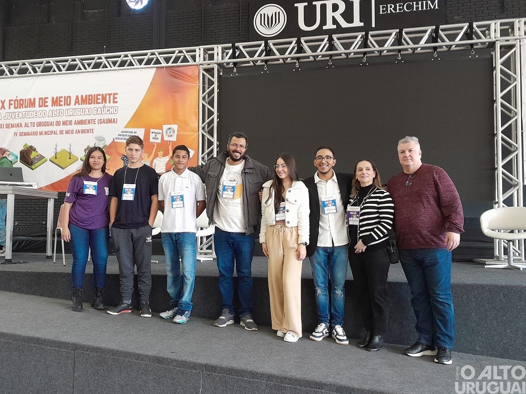 Estudantes de Palmitinho apresentam projeto durante fórum