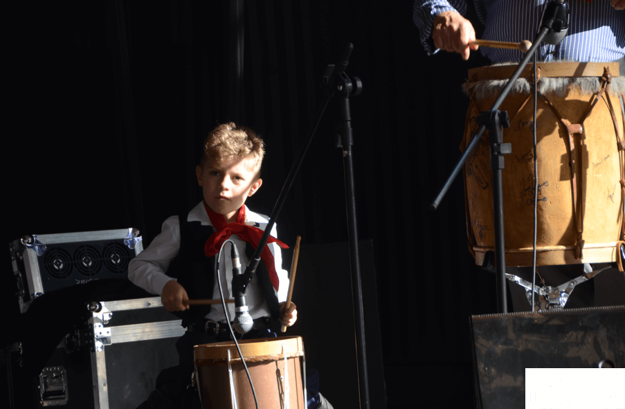 Grupo Os Gaudérios anima Expofred Cultural