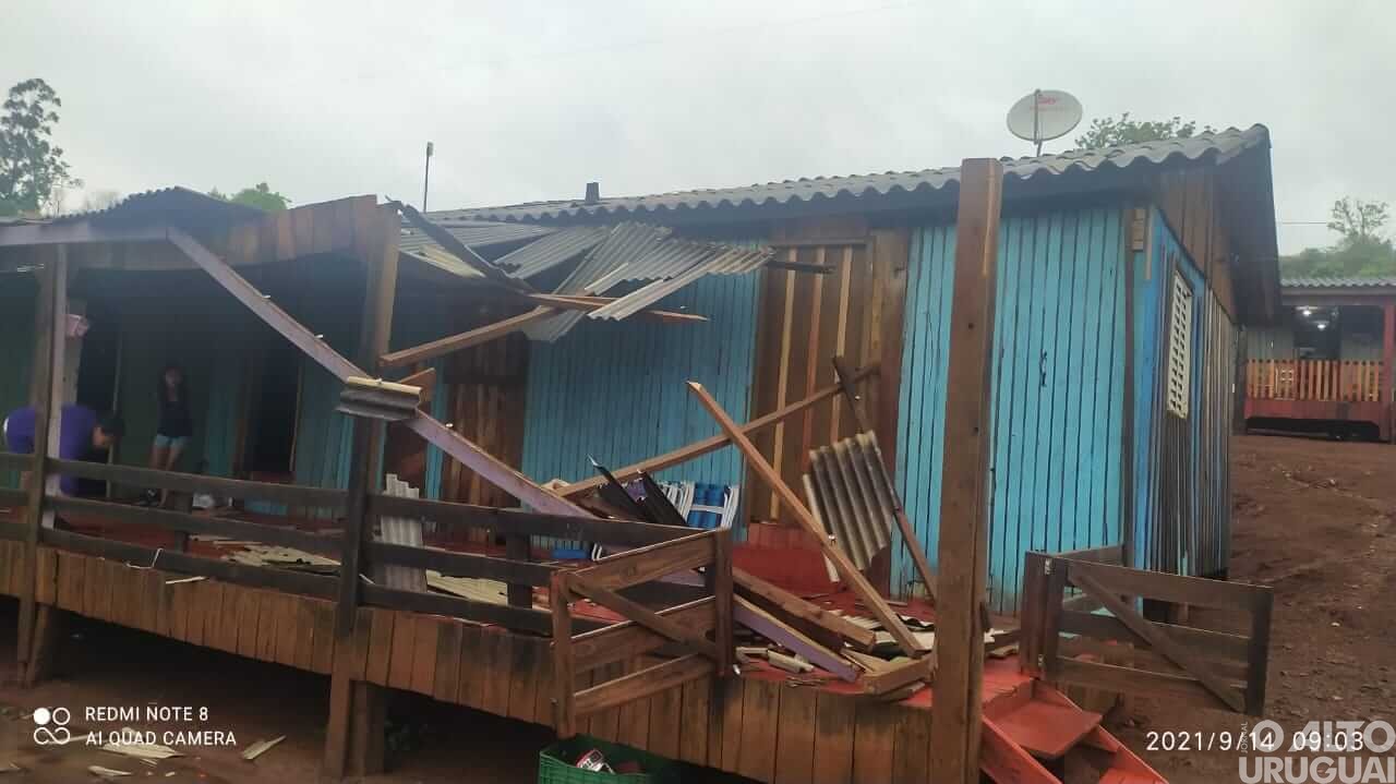 Planalto: temporal danifica casas da comunidade Guarani