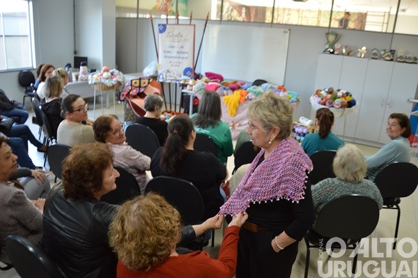 Tricolã promove workshop de tricô e crochê em FW