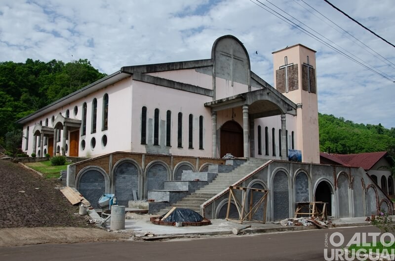 Vicente Dutra: paróquia promove almoço em prol das obras da matriz