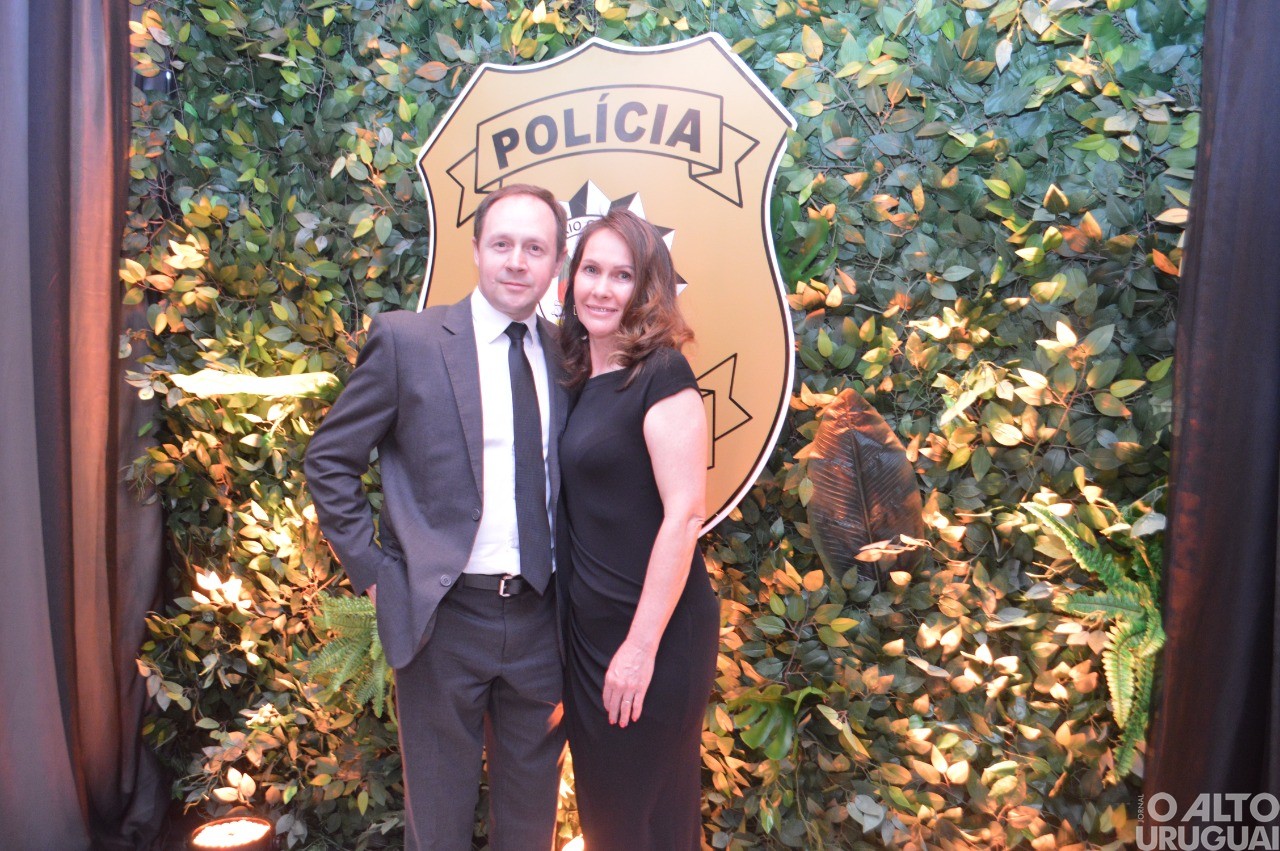 Baile Golden Night da 14ª DRPI homenageia parceiros da Polícia Civil na região