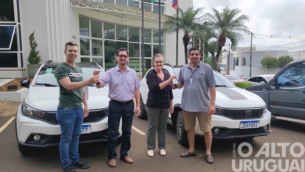 Rodeio Bonito adquire dois veículos novos para a área da saúde