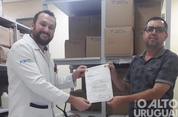 Prefeitura de Pinhal doa insumos para hemodiálise do HDP de FW