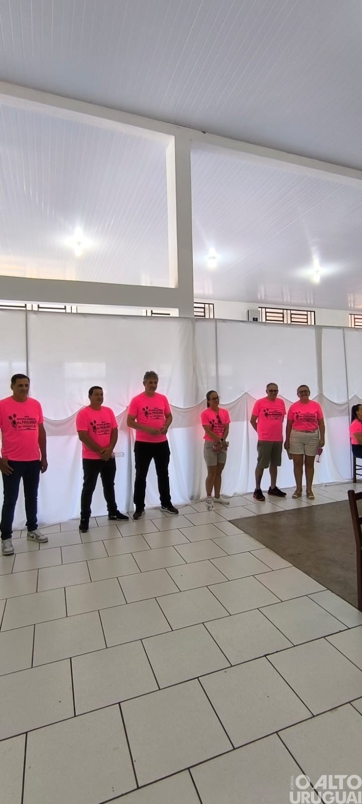 Mulheres lotam salão paroquial de Planalto