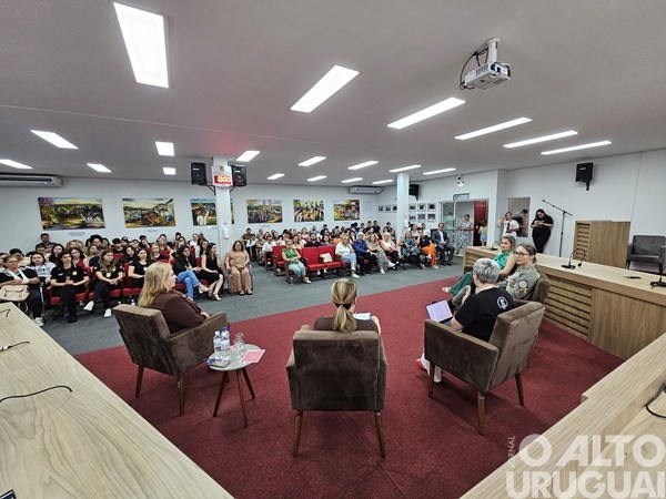 Presidência da Câmara e Procuradoria da Mulher de FW promovem fórum na Câmara