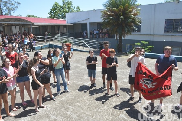 Bandas da Escola Cardeal Roncalli conquistam cinco títulos de campeãs e três de vice-campeãs em SC