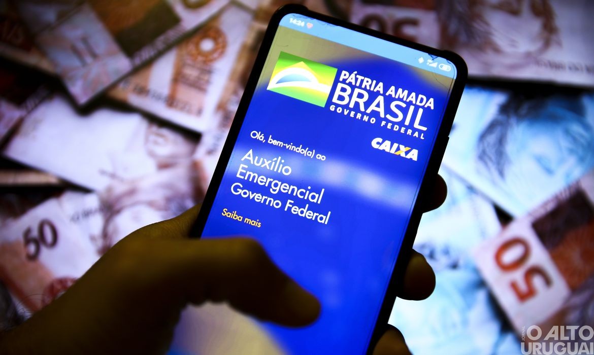 Trabalhadores nascidos em fevereiro já podem sacar Auxílio Emergencial