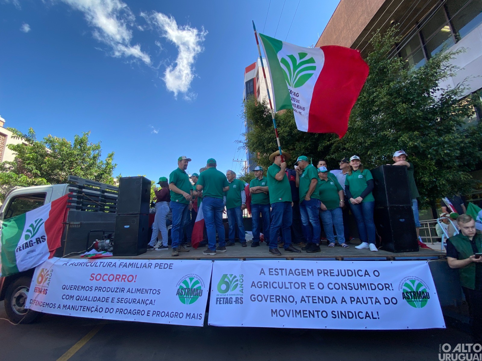 Trabalhadores rurais realizam manifestação em FW