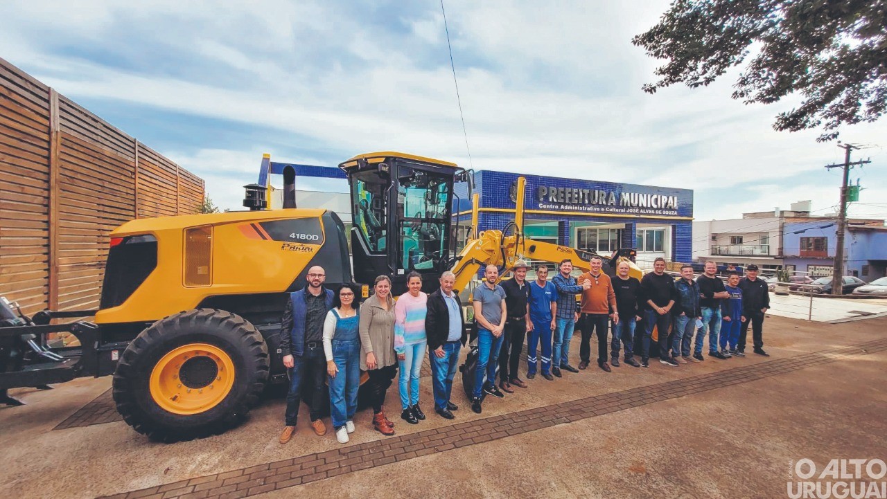 Executivo de Seberi adquire nova motoniveladora