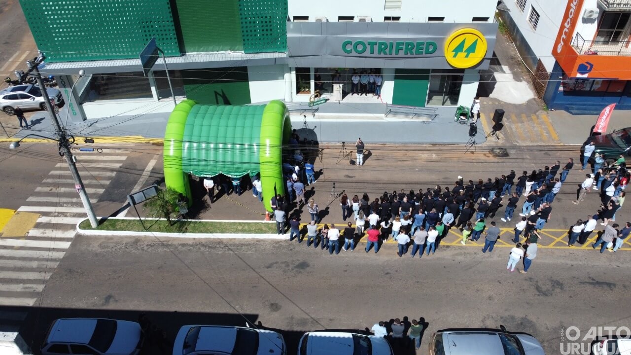 Cotrifred reinaugura supermercado de Frederico Westphalen