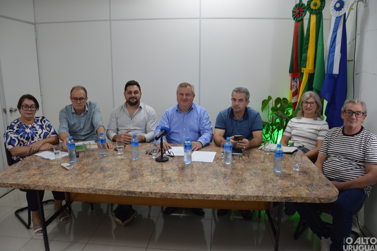 Prefeito eleito de Palmitinho apresenta secretários da gestão 2025-2028