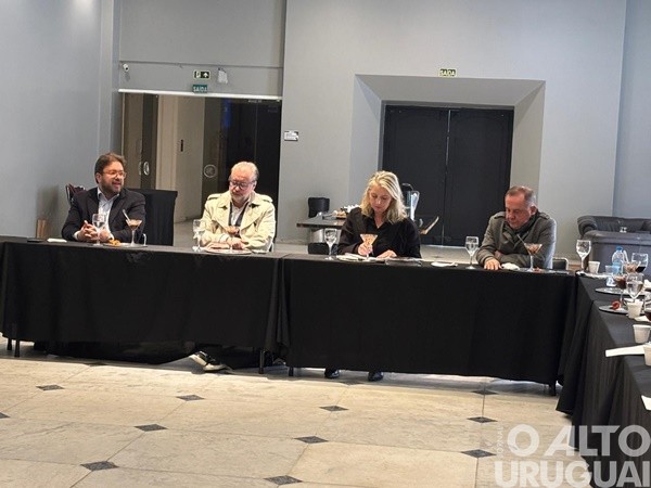 Encontro entre ADI Multimídia e Cremers debate aproximação entre as entidades