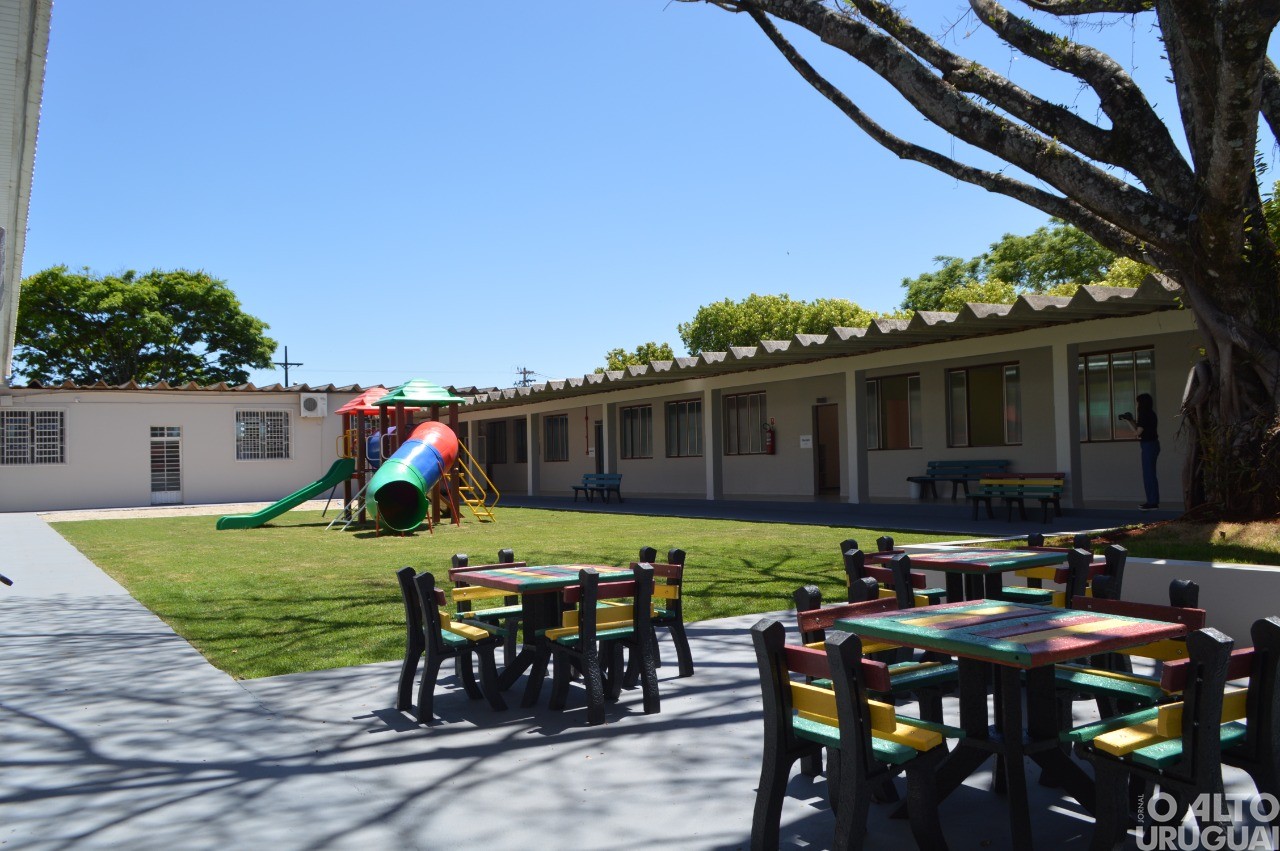 Escola Básica da URI/FW é reinaugurada