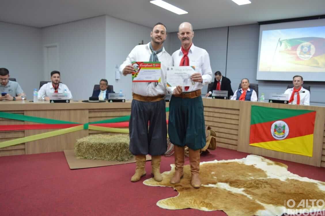 Tradicionalistas de Frederico Westphalen são homenageados pelo Poder Legislativo