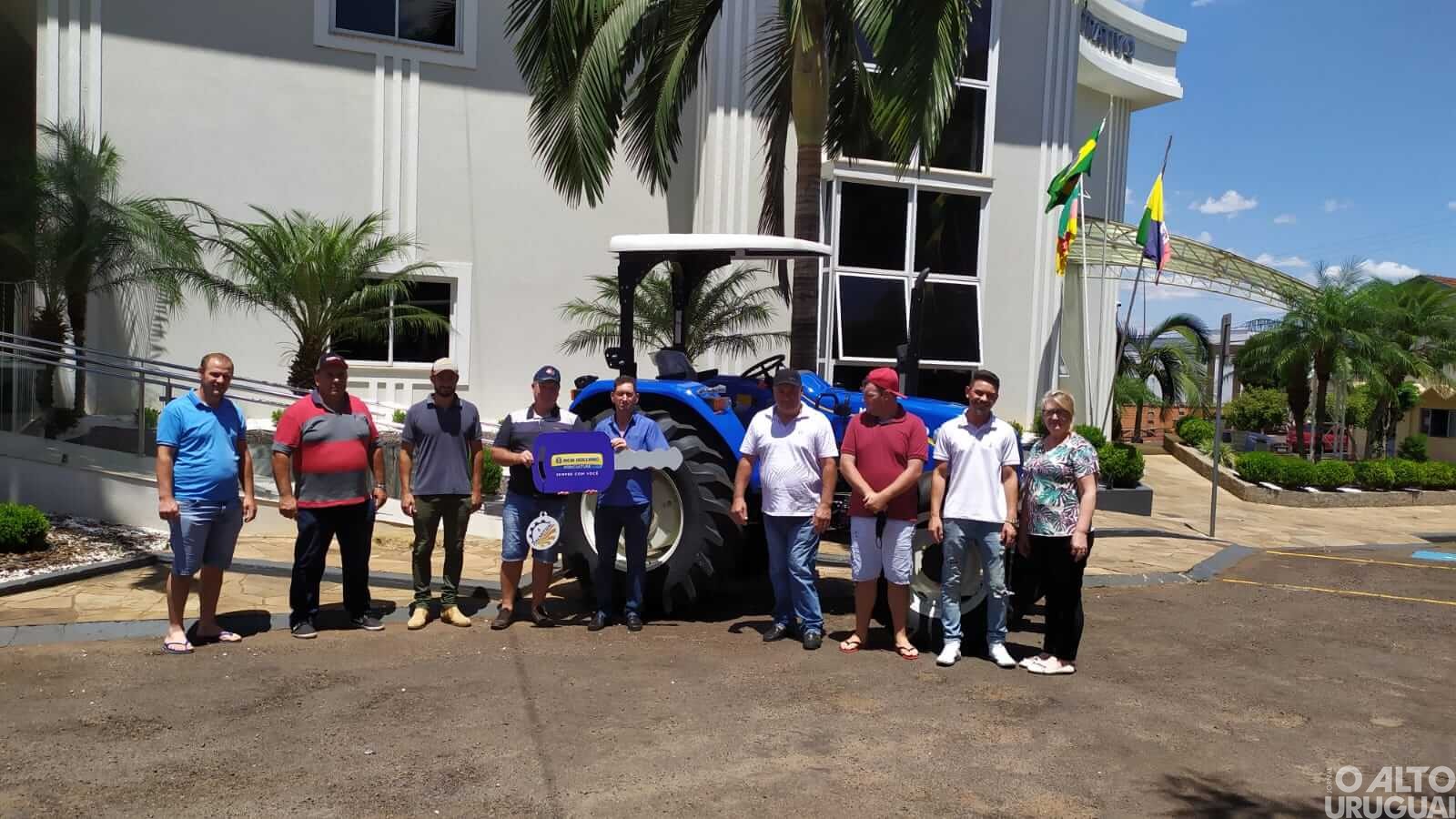 Rodeio Bonito: patrulha agrícola da comunidade Santa Ana é contemplada com trator