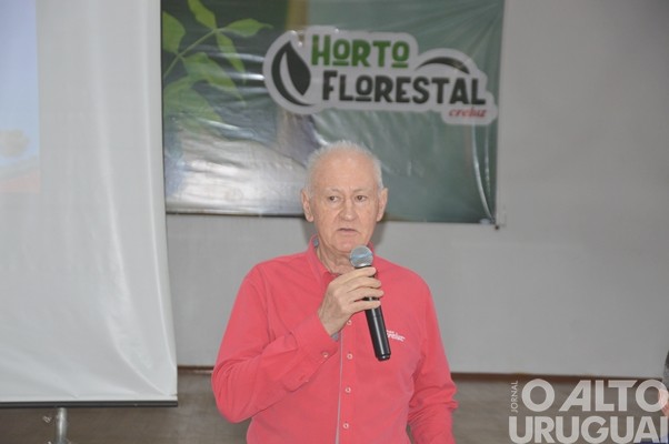 Evento realizado pela Creluz em Pinhal marca o Dia da Árvore