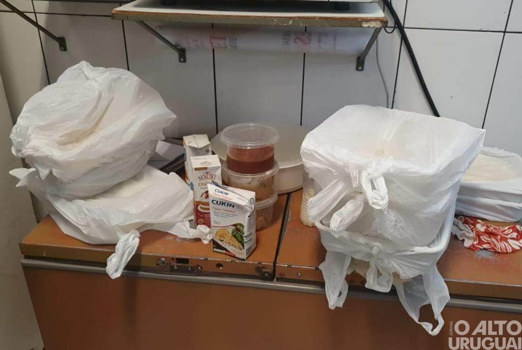 Fiscalização apreende 350 quilos de alimentos em estabelecimentos de Alpestre