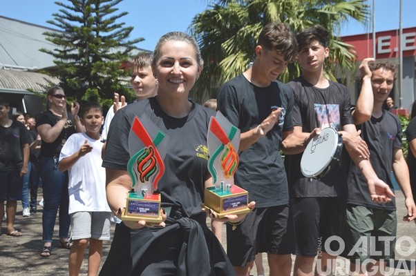 Bandas da Escola Cardeal Roncalli conquistam cinco títulos de campeãs e três de vice-campeãs em SC