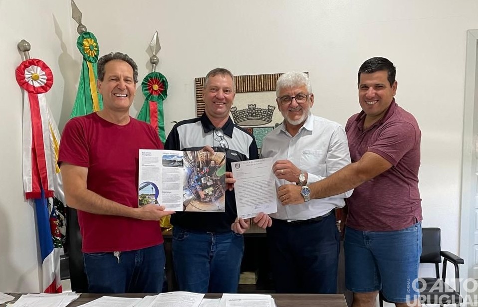 Prefeito de Caiçara discute déficit no abastecimento de água