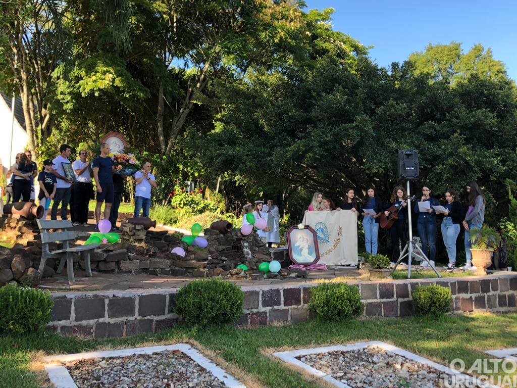Dezenas de fiéis participam da Romaria de Schoenstatt