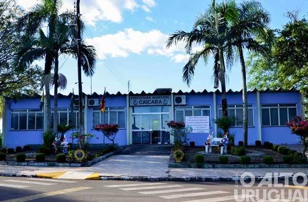 Caiçara realiza intervenção em pontos críticos de estradas rurais