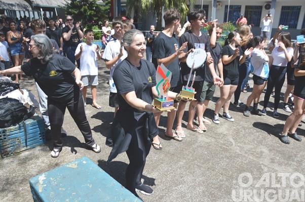 Bandas da Escola Cardeal Roncalli conquistam cinco títulos de campeãs e três de vice-campeãs em SC