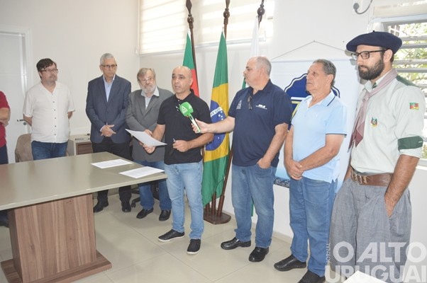 Prefeitura de FW apresenta selo e programação comemorativos aos 70 anos