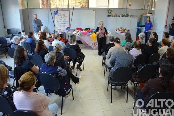 Tricolã promove workshop de tricô e crochê em FW