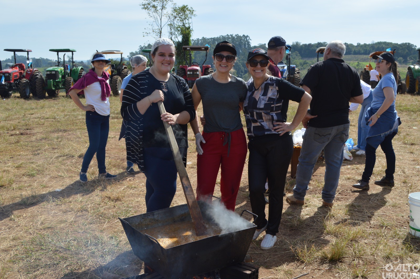 Almoço popular e corte do bolo marcam os 57 anos de Palmitinho