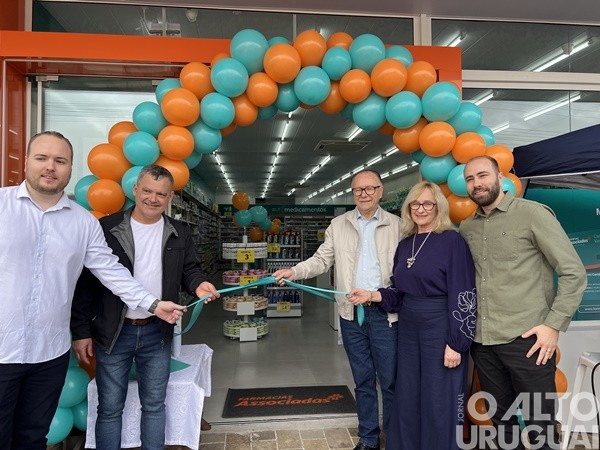 Inaugurada Farmácias Associadas Cruz Azul em Ametista do Sul