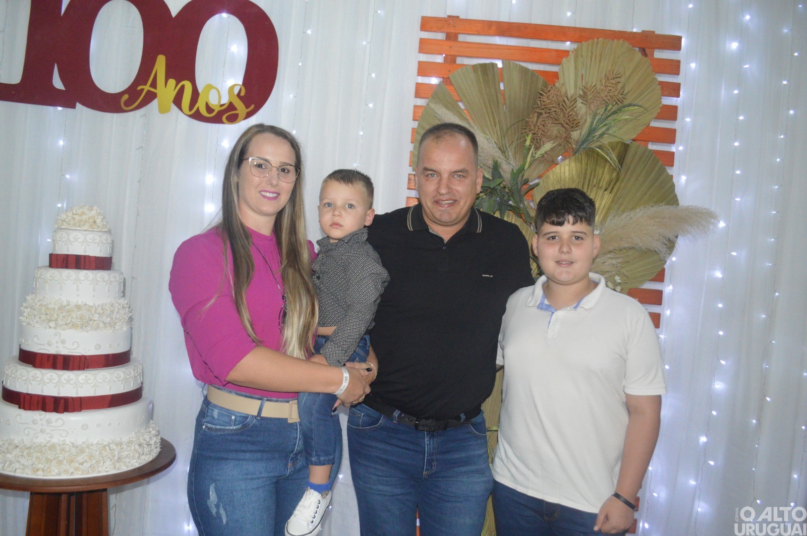 Centenas de pessoas participam das comemorações dos 100 anos de São João do Porto