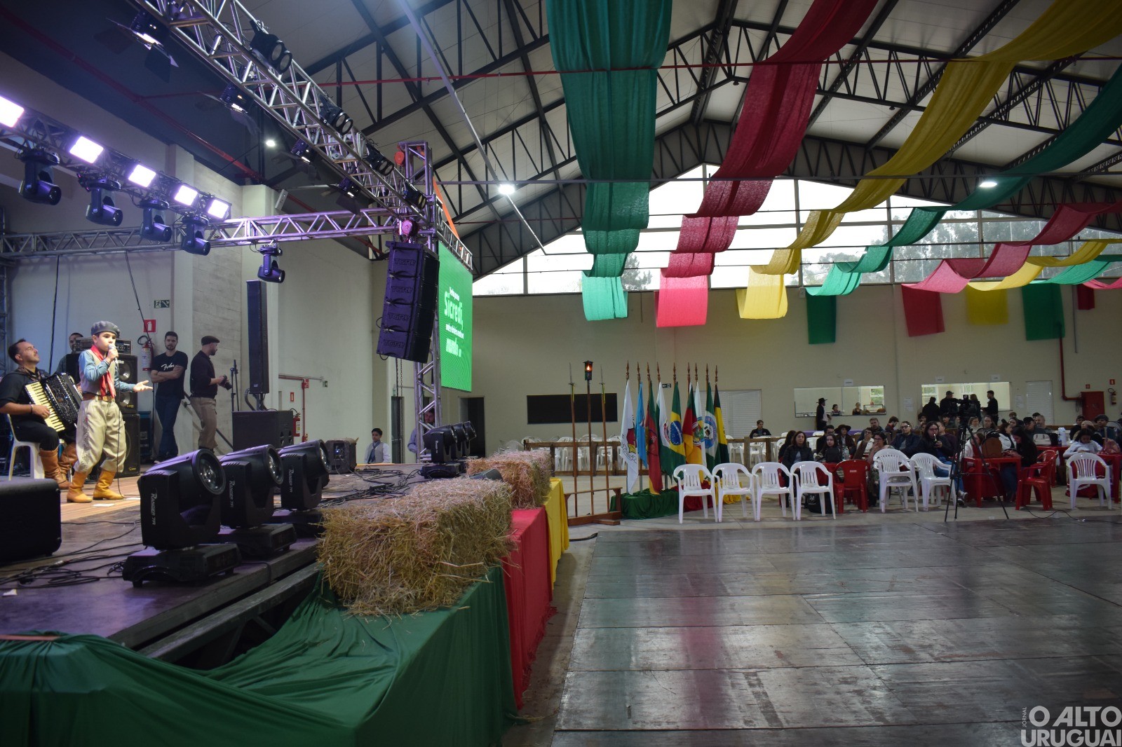 9º Canto do Barril encanta público durante Semana Farroupilha de FW