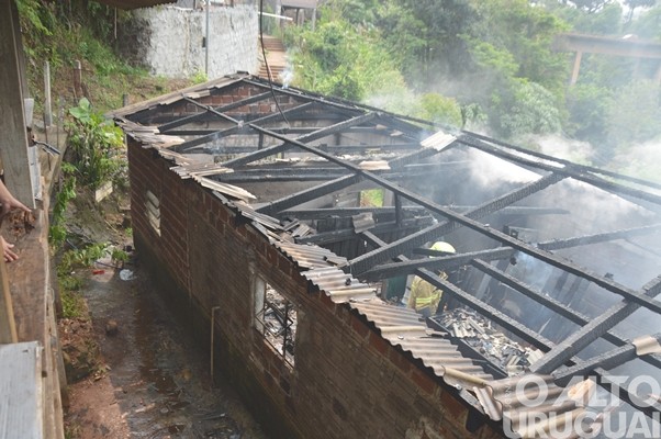 FW: Bombeiros atendem mais um incêndio em residência
