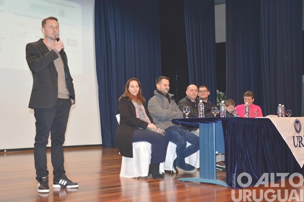 Seminário sobre o Autismo reúne mais de 300 pessoas em FW