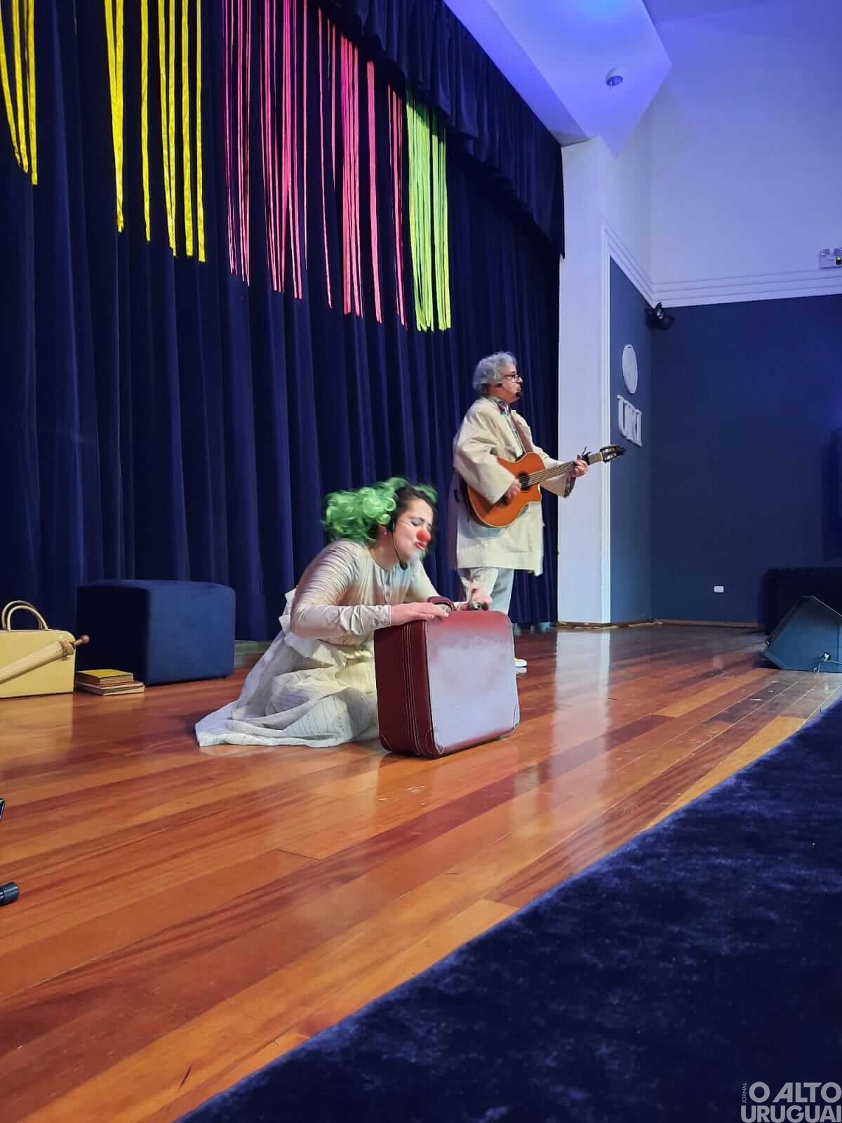 Escola Afonso Pena promove peça teatral comemorativa aos seus 60 anos