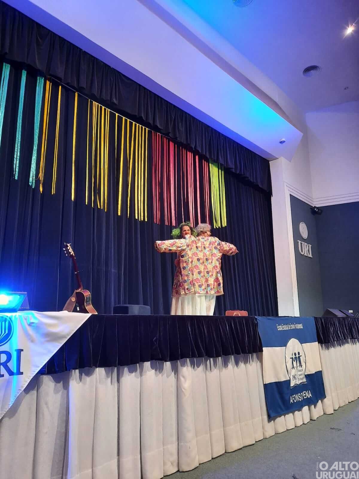 Escola Afonso Pena promove peça teatral comemorativa aos seus 60 anos