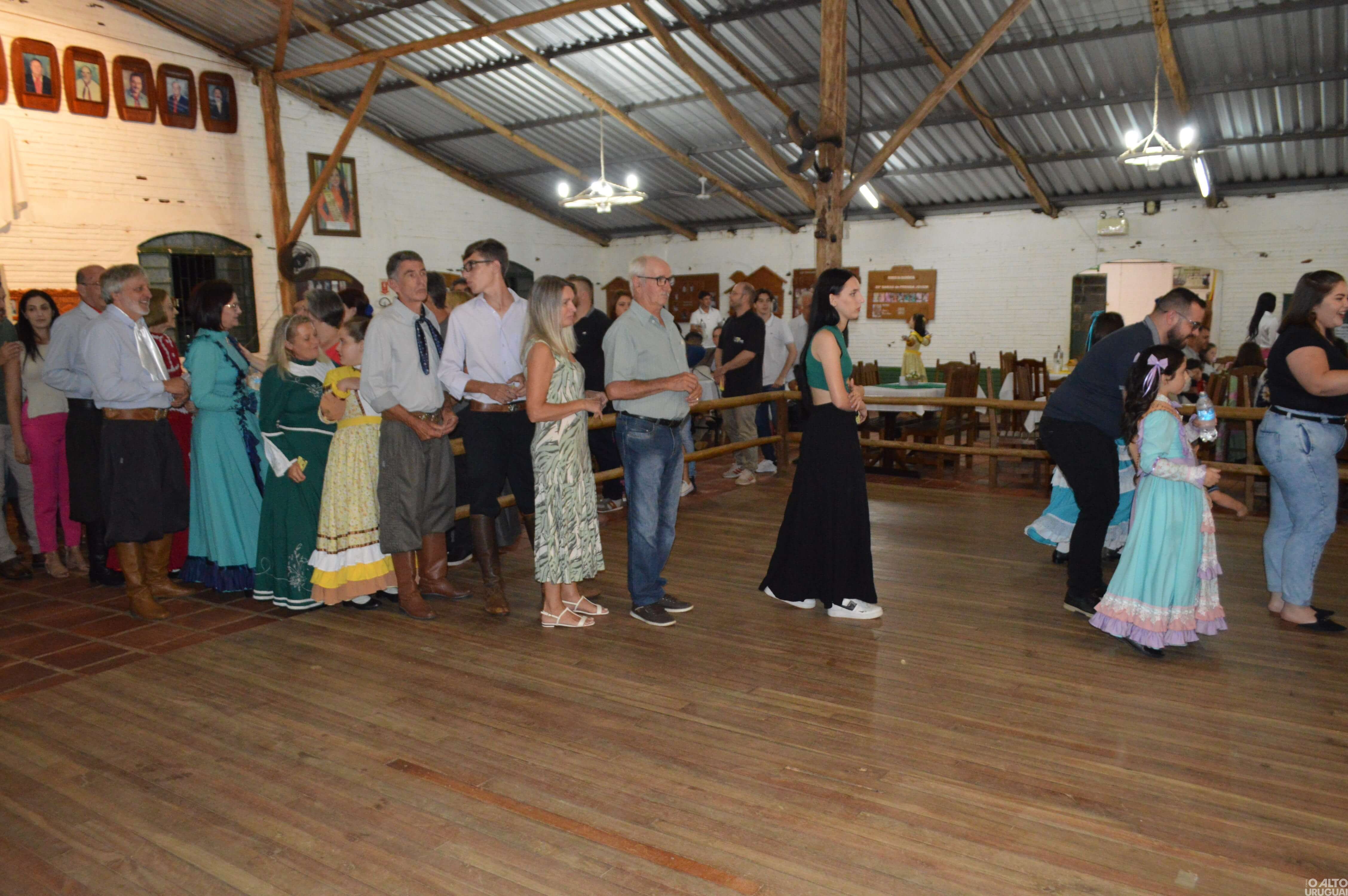 Diego Bertoletti da Rocha toma posse como patrão do CTG Rodeio da Querência