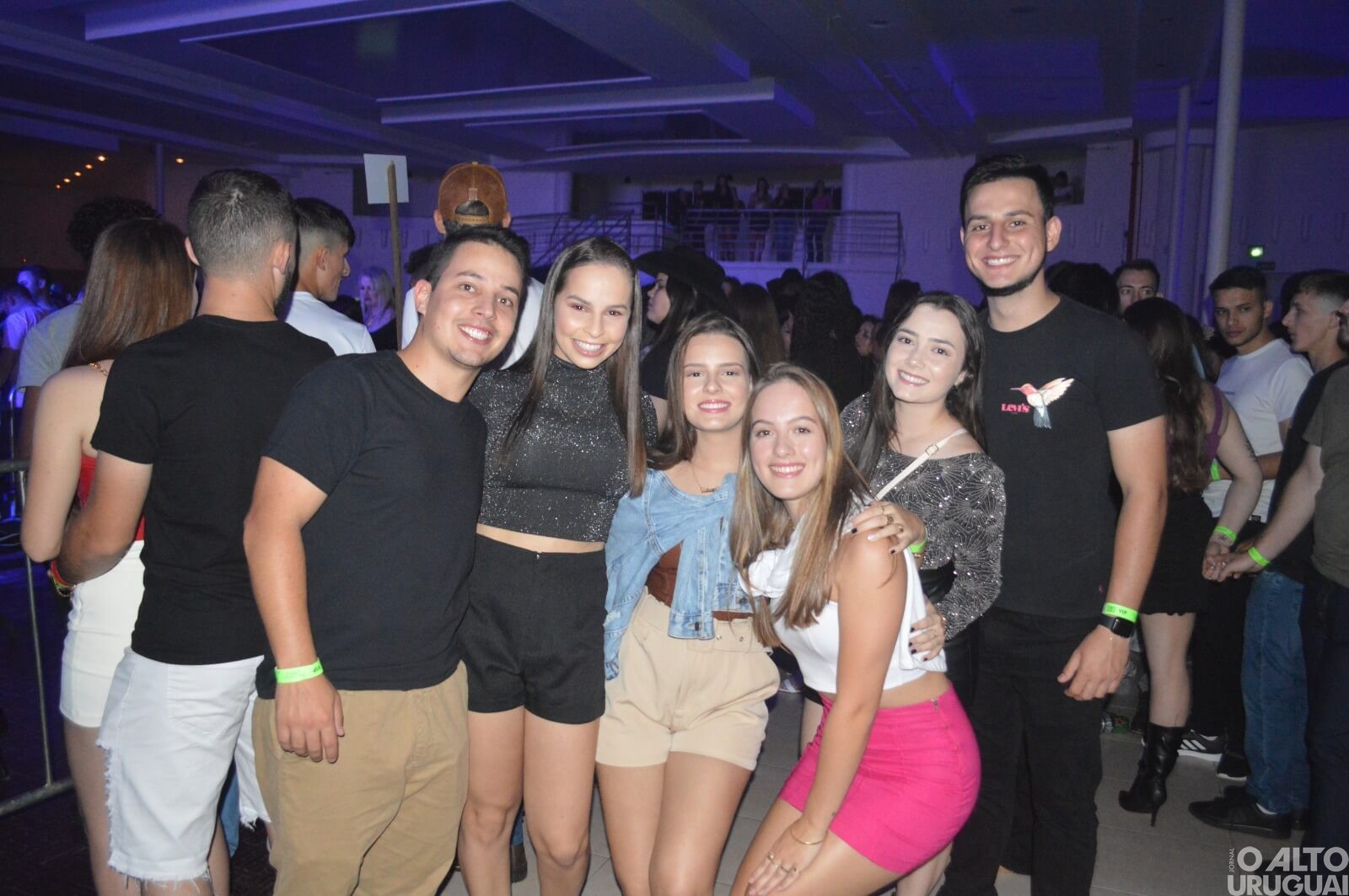 Sertanejo Luan Pereira reúne grande público em show em FW