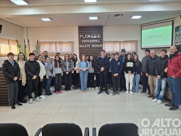 Projeto Vereador Mirim pesquisa personalidades de Pinhal