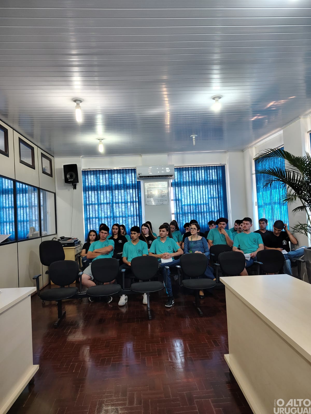 Estudantes da CFR de FW conhecem estrutura política de Taquaruçu do Sul