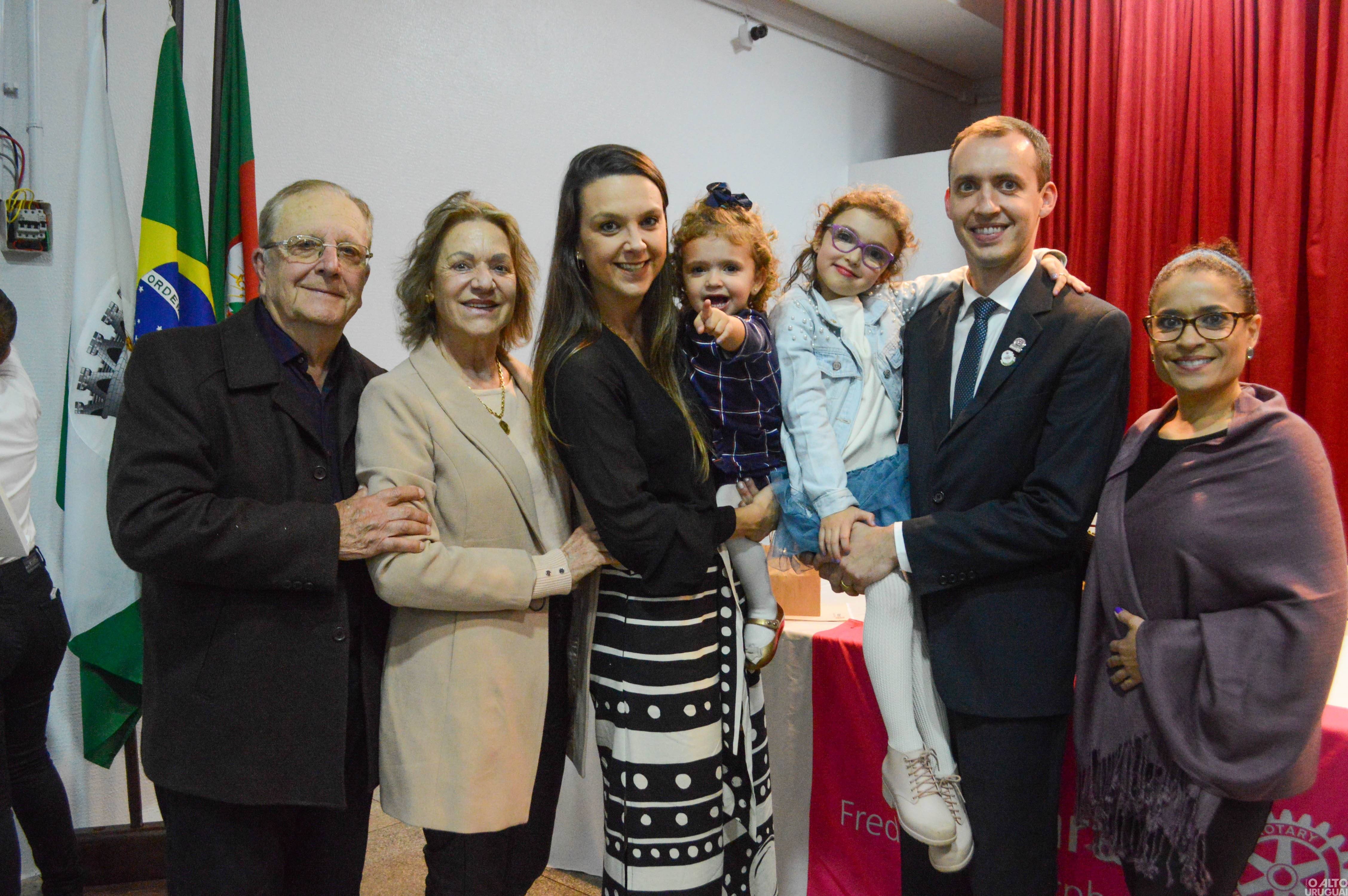 Novas diretorias dos Rotarys tomam posse em FW