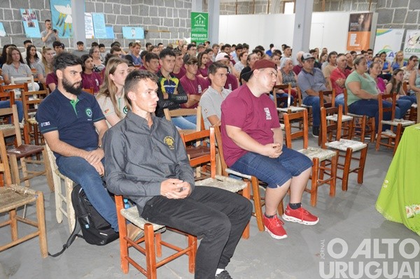 URI/FW realiza em Iraí Seminário de Projetos Profissionais e de Vida dos alunos