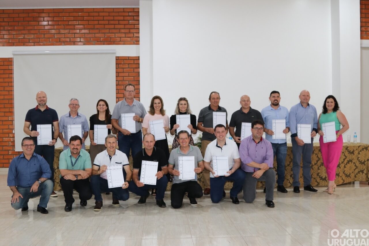 Conselheiros e coordenadores de Núcleo da Sicredi Conexão concluem formação