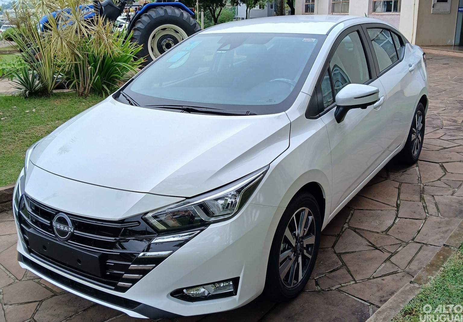 Prefeitura de Alpestre adquire dois veículos Nissan