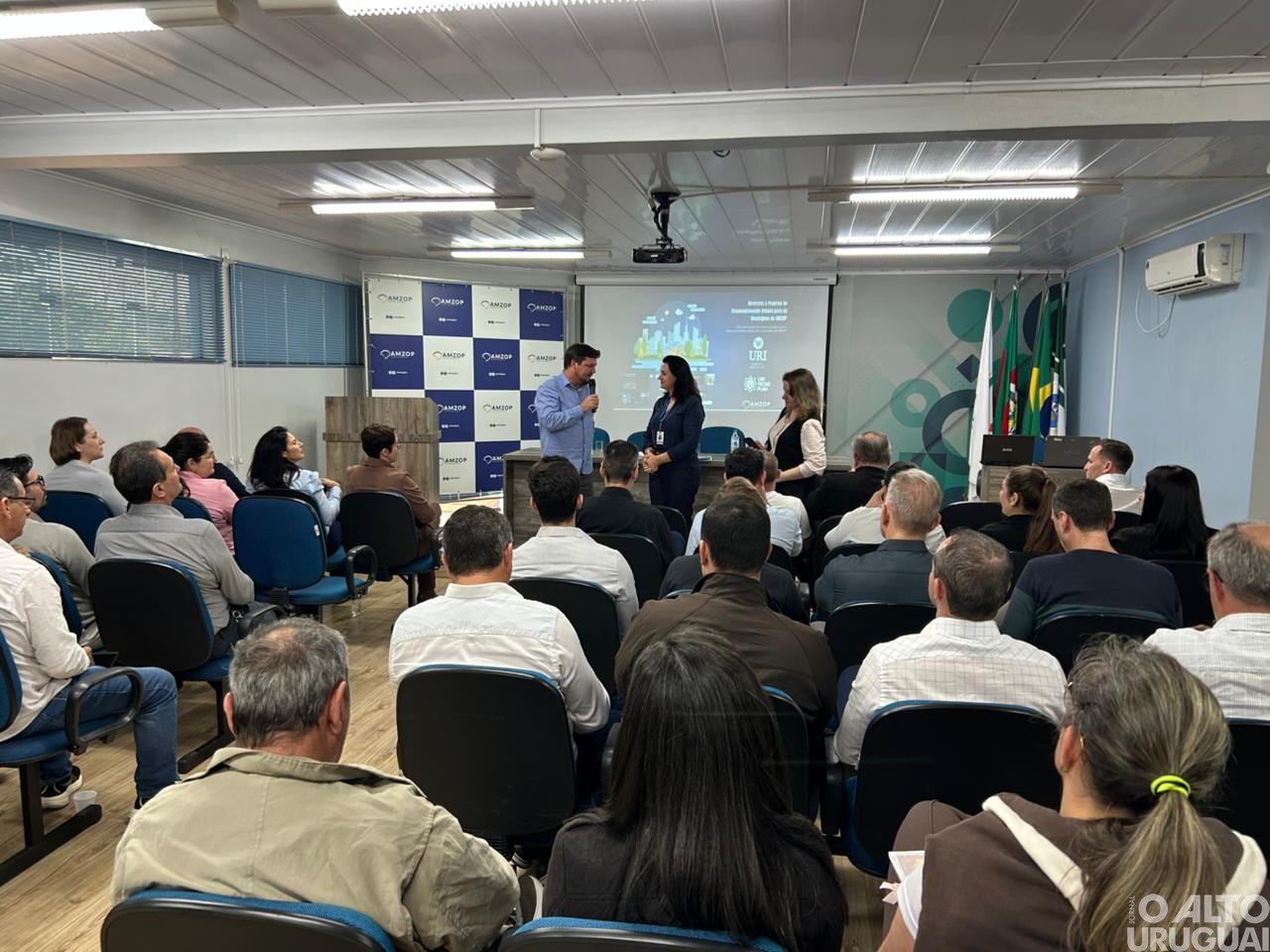Amzop e URI-FW apresentam estratégias para fortalecimento regional