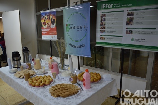 IFFar-FW inicia curso para produtoras de derivados do leite