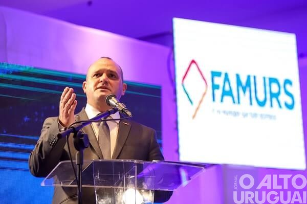 Eduardo Bonotto assume presidência da Famurs